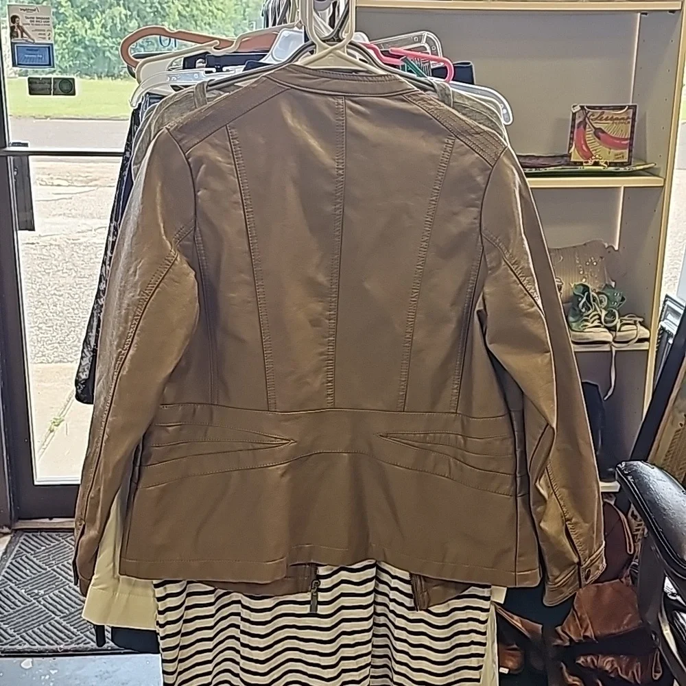 Jacket - Picture 4 of 4